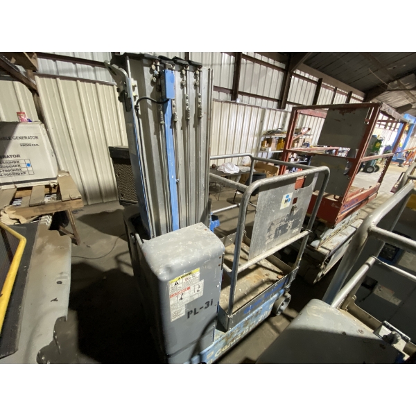 2014 GENIE GR-20 Scissor Lift