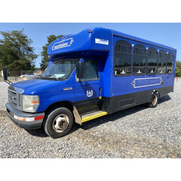 2013 FORD E450 Bus