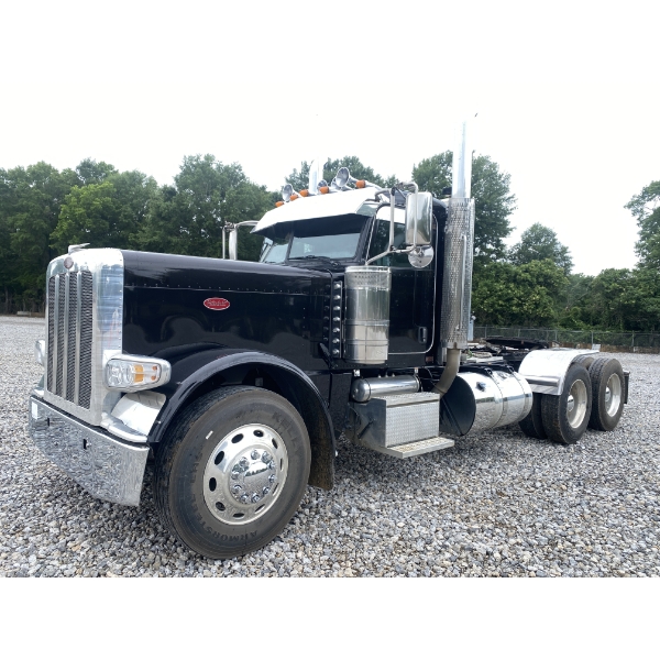 2022 PETERBILT 389 Day Cab Truck