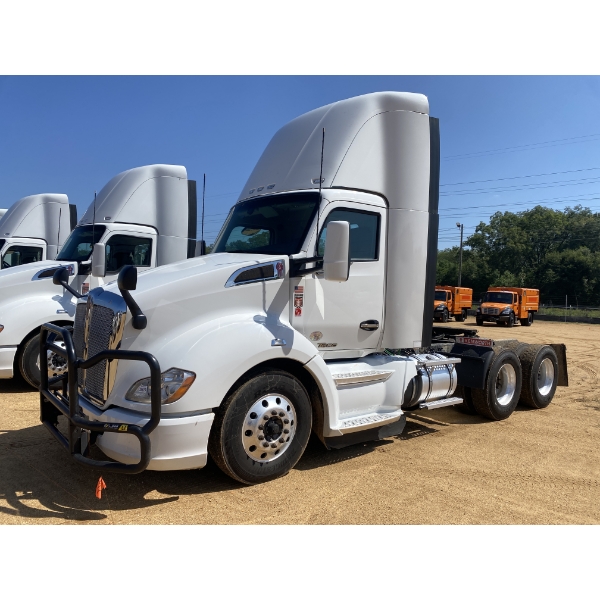2021 KENWORTH T680 Day Cab Truck