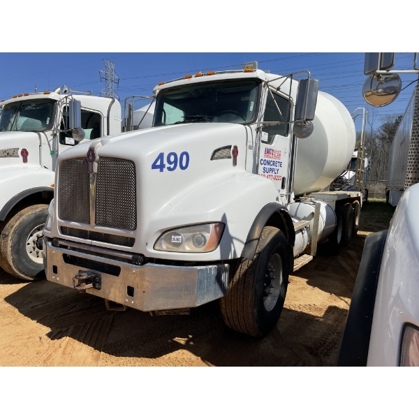 2017 KENWORTH T440 Concrete Mixer / Pump Truck