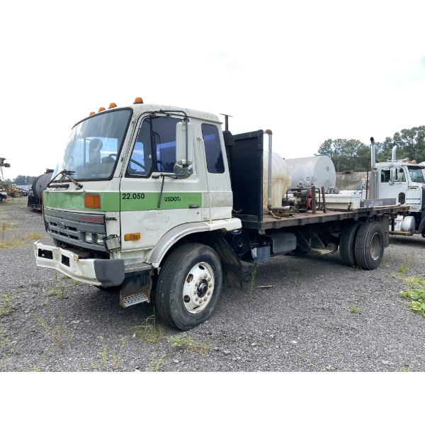 1993 UD 3300 Flatbed Truck