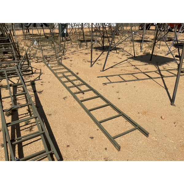 LADDER DEER STAND ONE PERSON, APPROX 15'