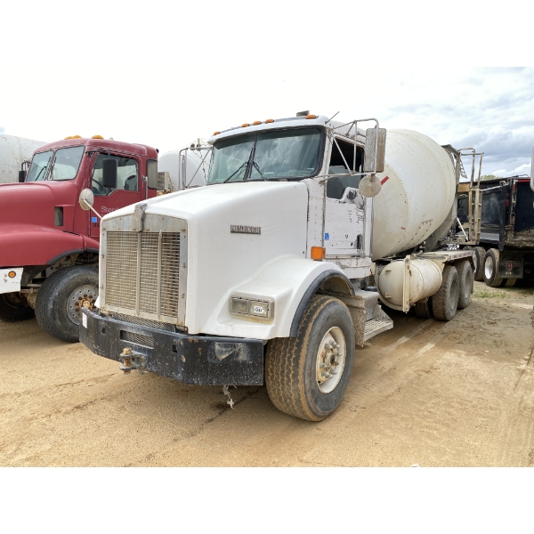 2005 KENWORTH T800 Concrete Mixer / Pump Truck