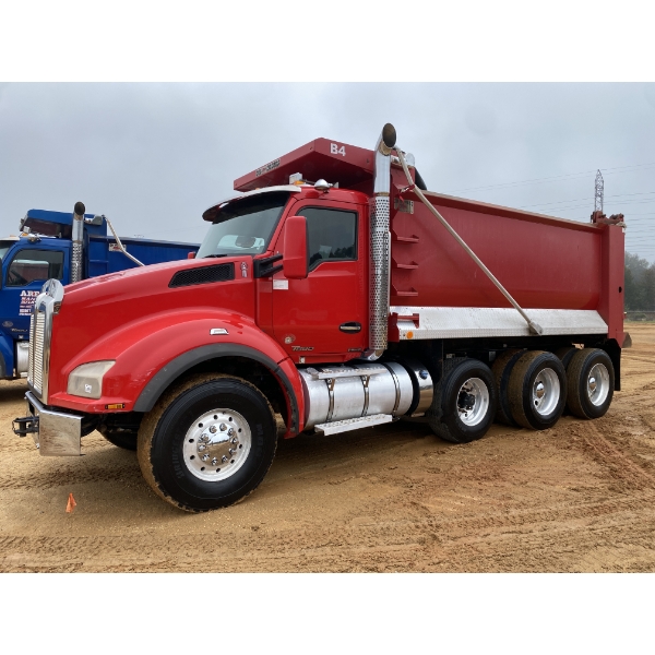 2018 KENWORTH T880 Dump Truck