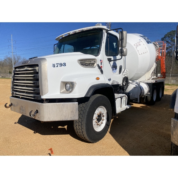 2019 FREIGHTLINER 114SD Concrete Mixer / Pump Truck