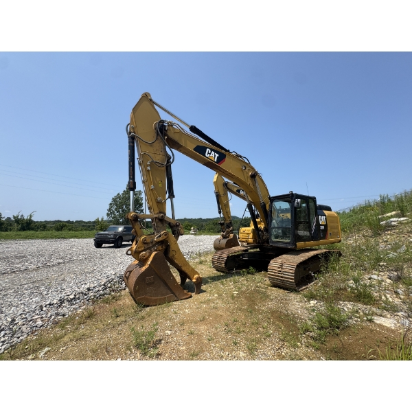 2019 CAT 326FL Excavator