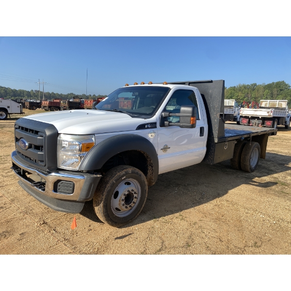 2015 FORD F550 XL Flatbed Truck