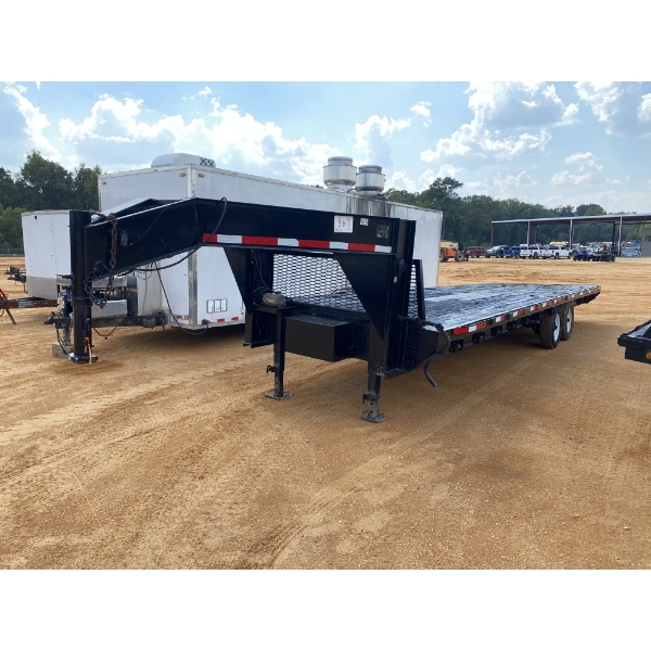 2002 TRAILER WORLD  Gooseneck Trailer