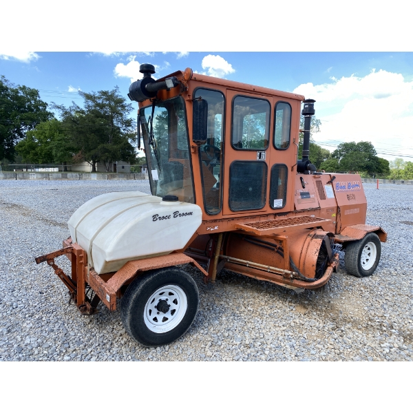 2014 BROCE RJT350 Broom