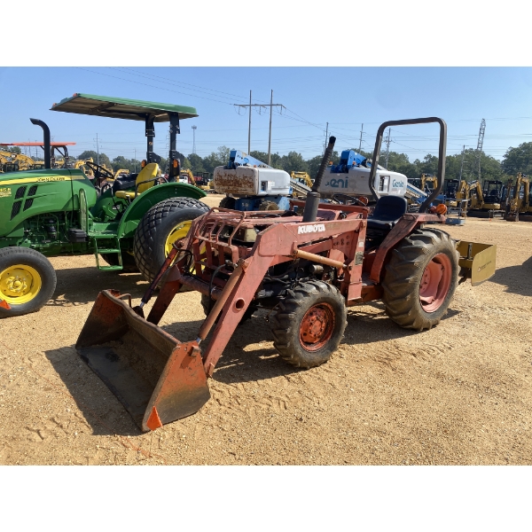 KUBOTA L2850 Farm Tractor