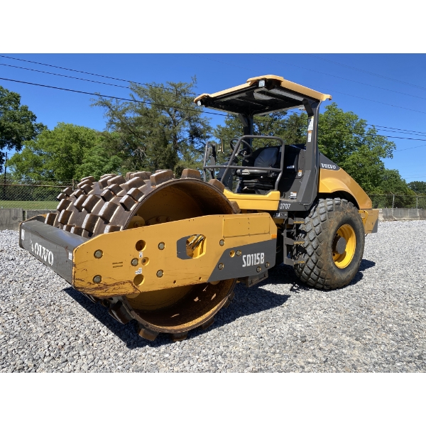 2017 VOLVO SD115B Roller