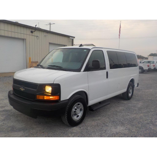 2016 CHEVROLET EXPRESS Passenger Van
