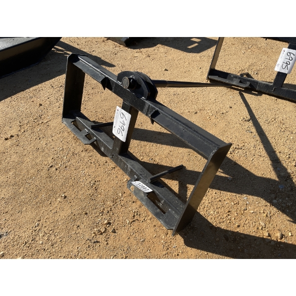 BALE SPEAR, fits skid steer loader