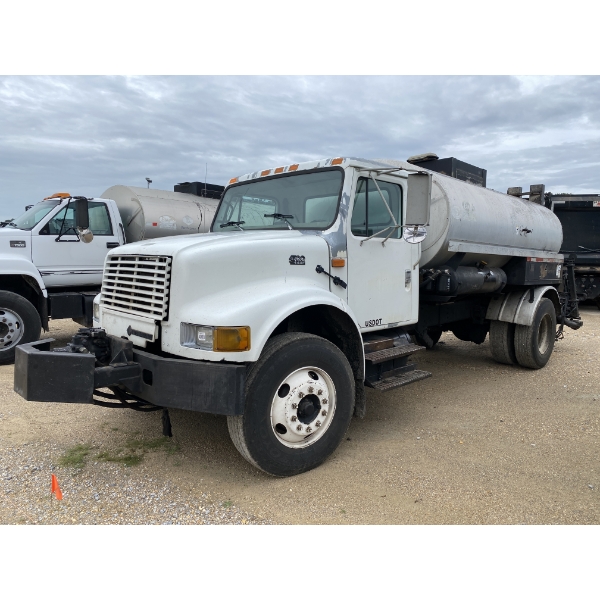 2001 INTERNATIONAL 4700 Asphalt Distributor Truck