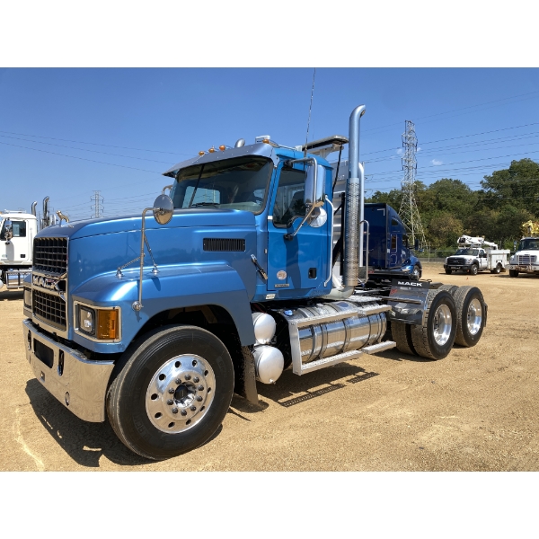 2021 MACK PI64T Day Cab Truck