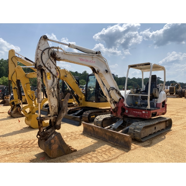 2019 TAKEUCHI TB260 Excavator