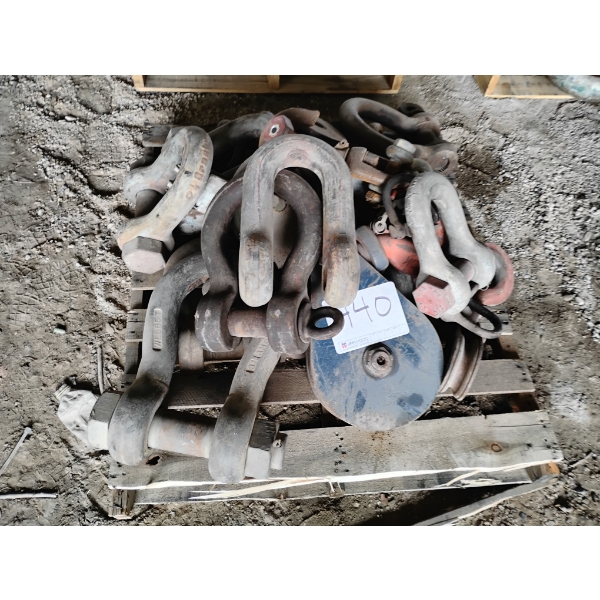 VARIOUS SHACKLES & PULLEY
