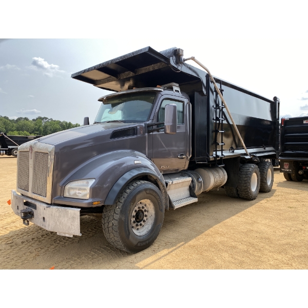 2020 KENWORTH T880 Dump Truck