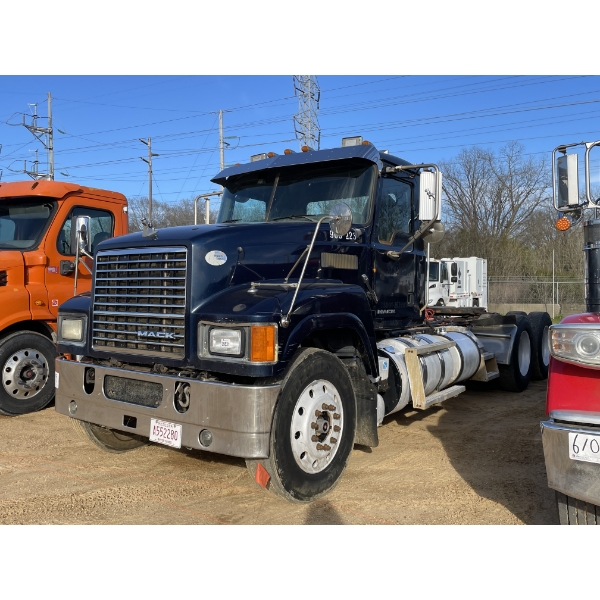 2013 MACK CHU613 Day Cab Truck
