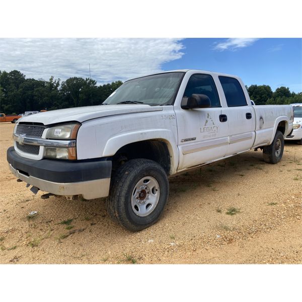 2004 CHEVROLET 2500HD Pickup Truck