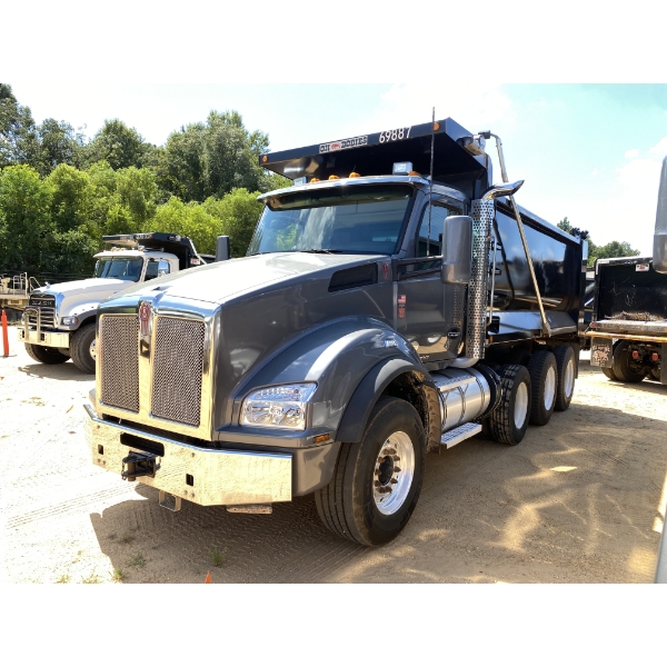 2021 KENWORTH T880 Dump Truck