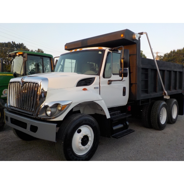 2012 INTERNATIONAL 7400 Dump Truck