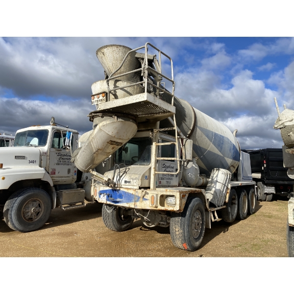 1998 ADVANCE  Concrete Mixer / Pump Truck