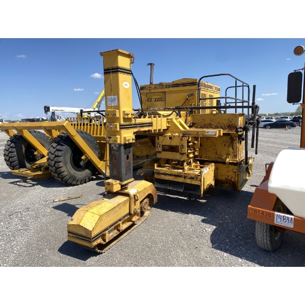 1996 GOMACO GT 3200 SLIPFORM PAVER Concrete Paver