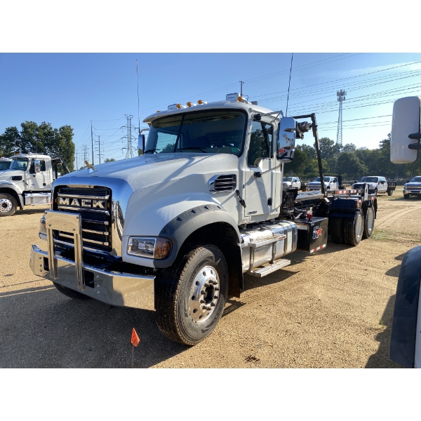2024 MACK GR64F Roll Off Truck