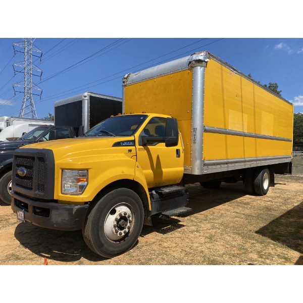 2017 FORD F650 Box Truck