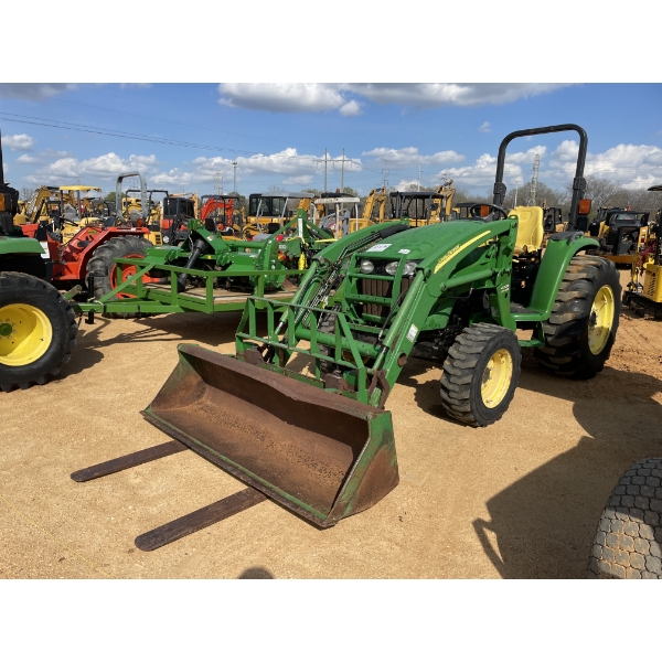 2005 JOHN DEERE 4320 Farm Tractor