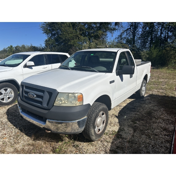 2005 FORD F-150 Pickup Truck