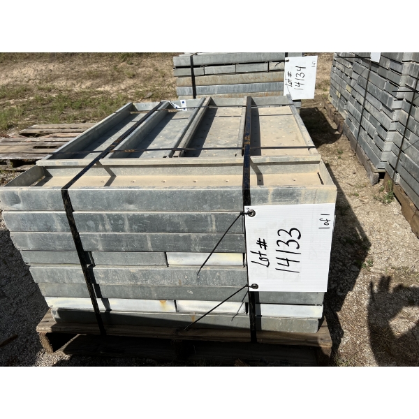 STAIR TREAD Aerial Work Platform