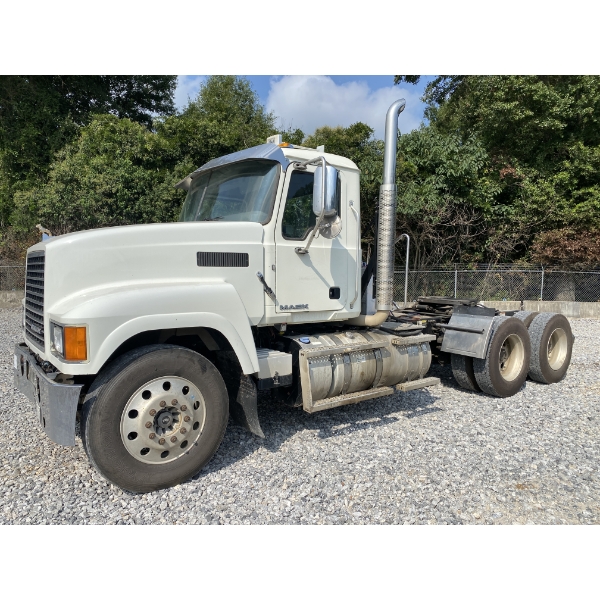 2017 MACK CHU613 Day Cab Truck