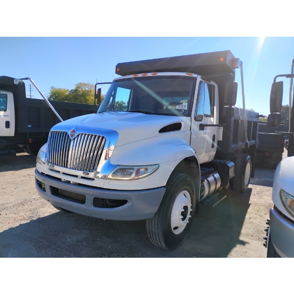 2017 INTERNATIONAL 7400 Dump Truck