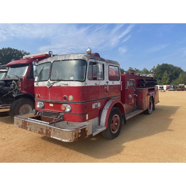 INTERNATIONAL HARVESTER CO C08190 FIRE TRUCK Emergency Vehicle