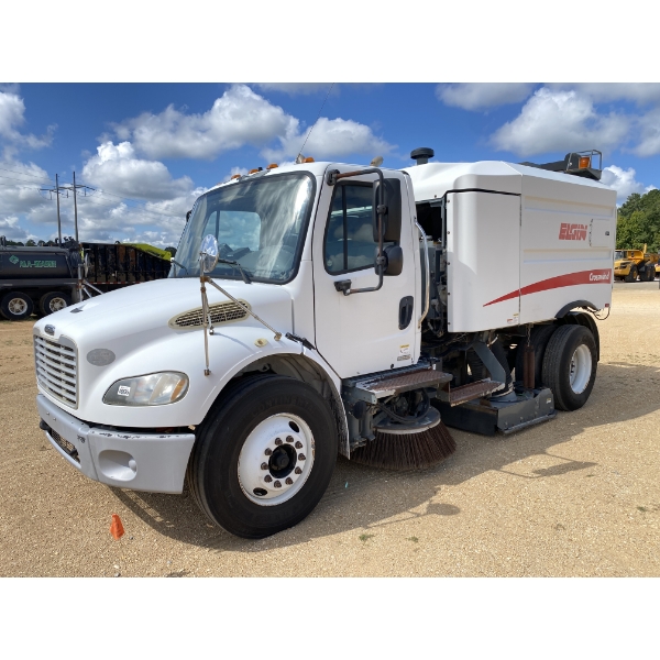 2009 FREIGHTLINER M2 Sweeper Truck