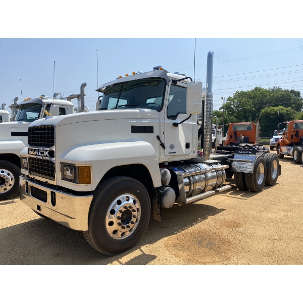 2025 MACK PI64T Day Cab Truck