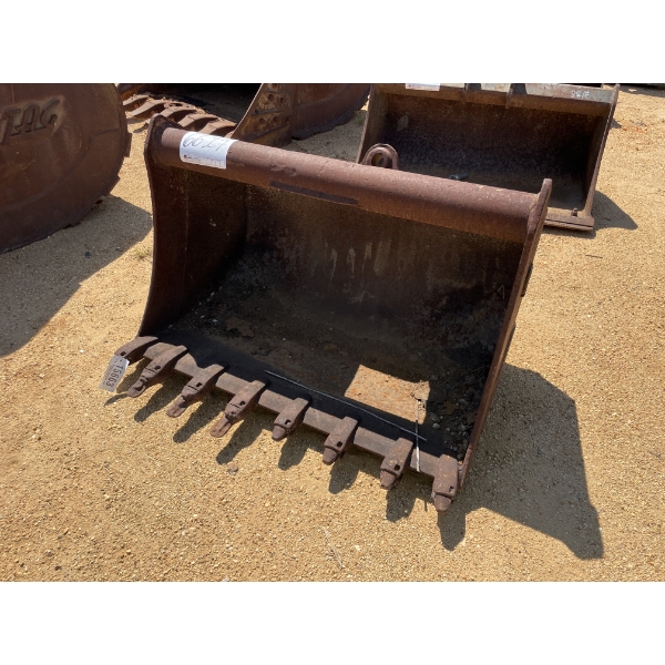 C&P 48" CLEANOUT BUCKET