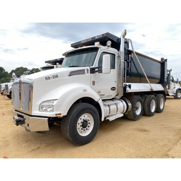 2020 KENWORTH T880 Dump Truck
