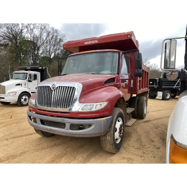 2014 INTERNATIONAL DURASTAR 4300 Dump Truck