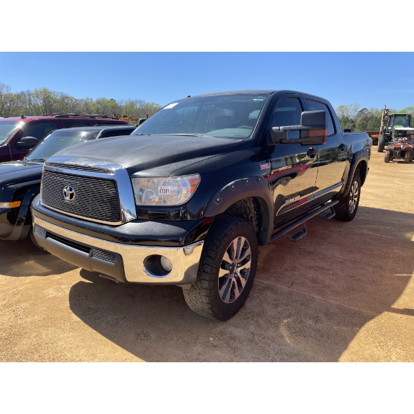 2011 TOYOTA TUNDRA SR5 Pickup Truck