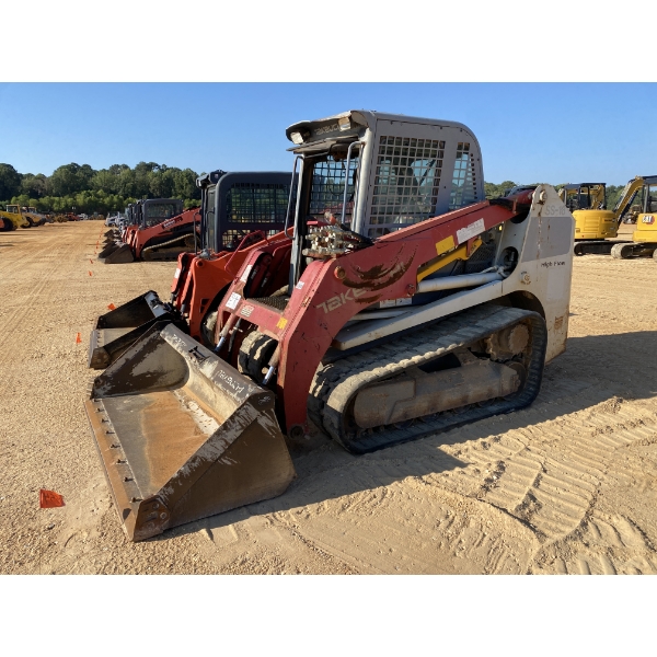 2016 TAKEUCHI TL10 Skid Steer Loader - Crawler