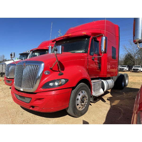 2018 INTERNATIONAL PROSTAR+ 122 Sleeper Truck