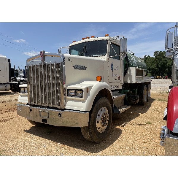 1985 KENWORTH W900 Vacuum Truck