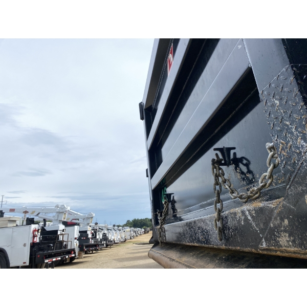 2025 KENWORTH T880S Dump Truck - J.M. Wood Auction Company, Inc.