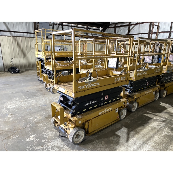 2017 SKYJACK SJIII 3219 Scissor Lift