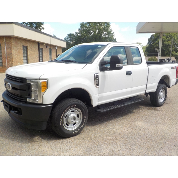 2017 FORD F250 XL Pickup Truck