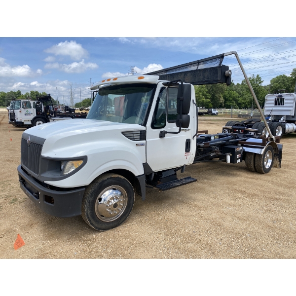 2012 INTERNATIONAL TERRASTAR Roll Off Truck